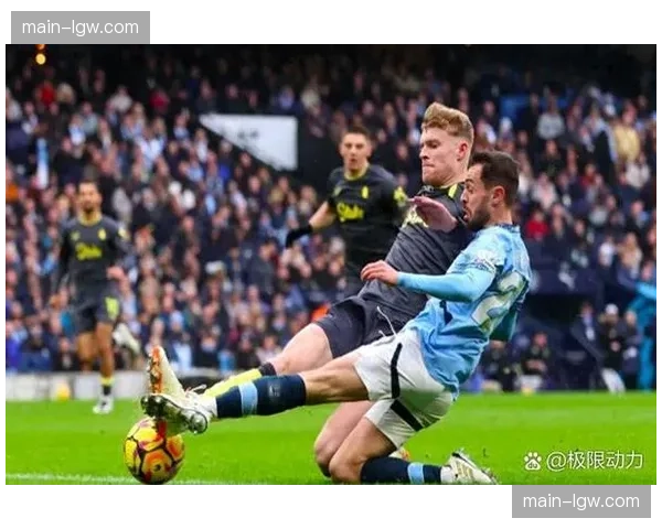 格瓦迪奥尔伤退影响曼城 后防线轮换遭遇难题